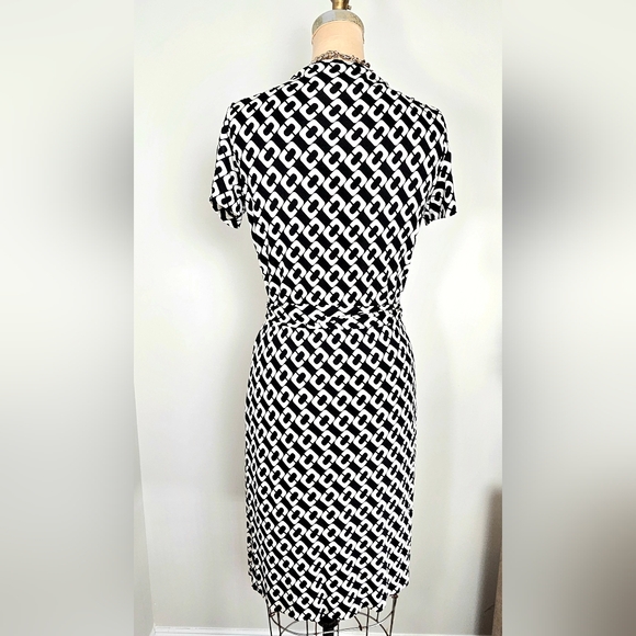 DVF | Vintage Silk Jersey Wrap Dress | Chain Link Print | Size 6 (Fits 4) - Picture 6 of 13